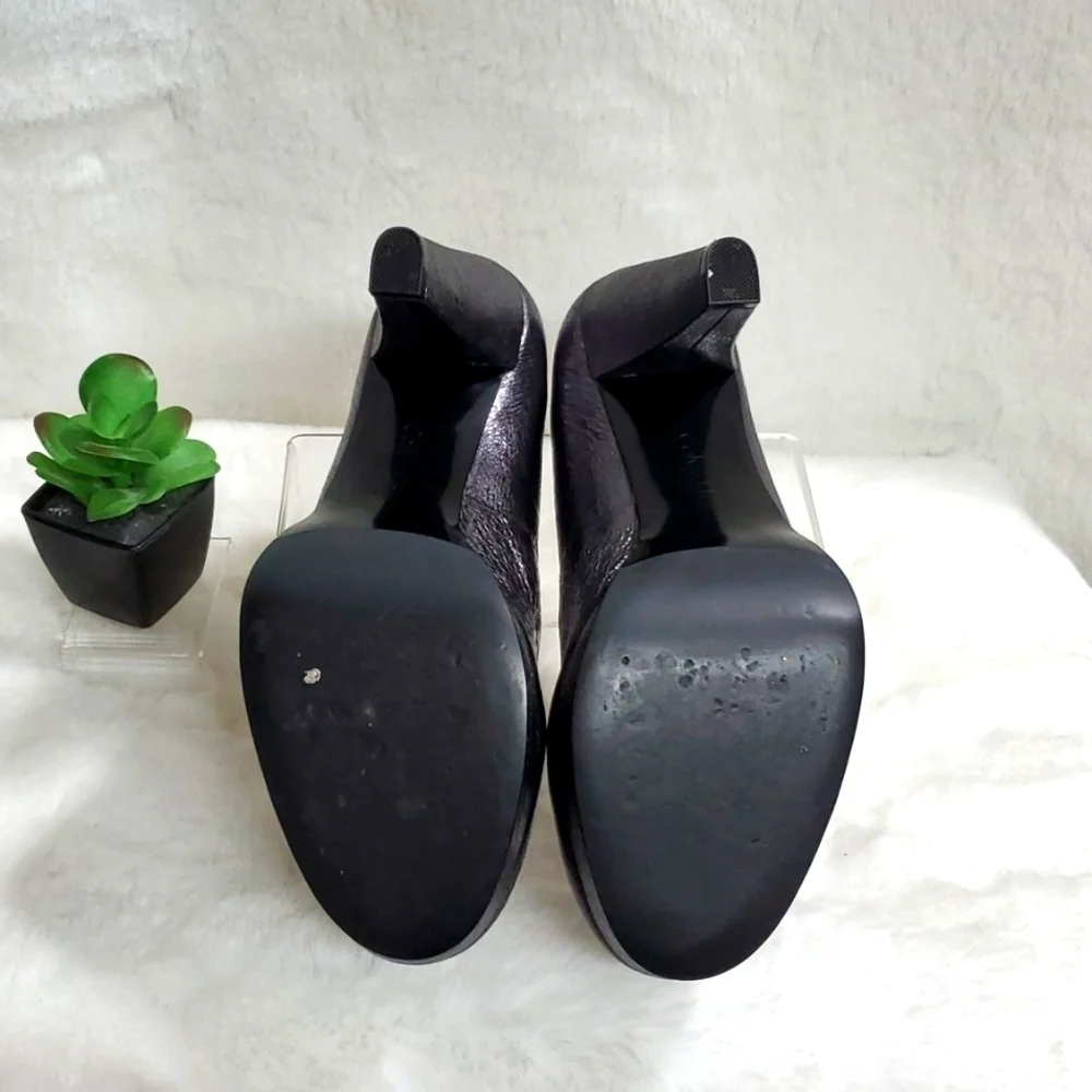 CALVIN KLEIN Scarlet Crinkle Metallic Graphite Pump